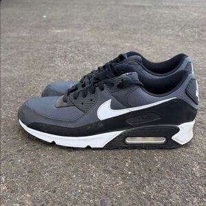 Nike Air Max 90 Gray and White Sneakers